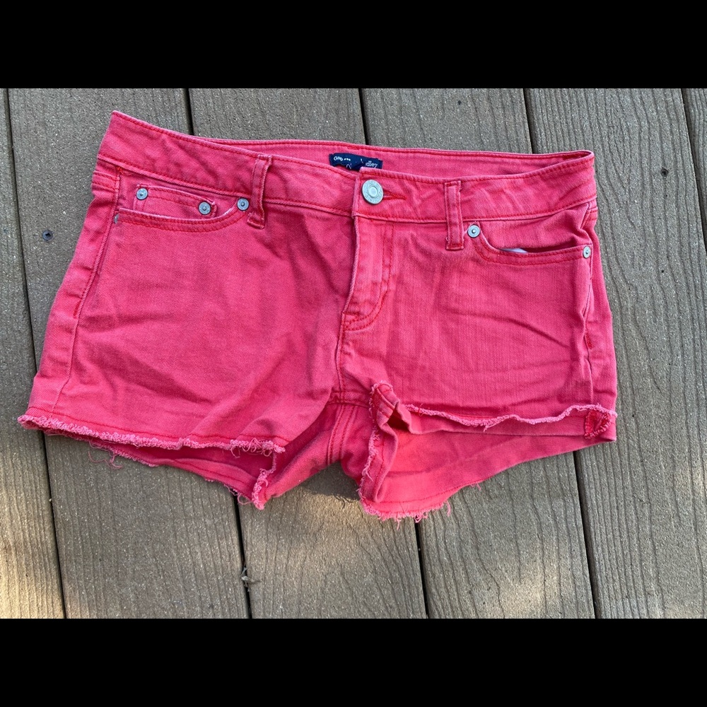 Red Gap Shorts size 4
